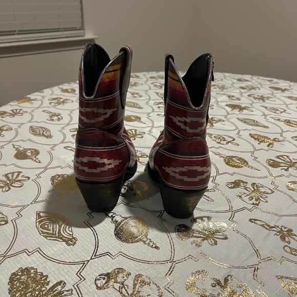 Ariat Serape Southwestern Ankle Boots 8.5B Western Cowgirl Festival Aztec boho - Picture 3 of 10